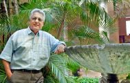 Otorgan a Virgilio López Lemus Premio Samuel Feijóo de Poesía 2020