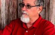 Alex Fleites: la poesía trata de nombrar lo desconocido