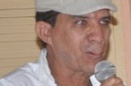 Entre el cansancio nacional y la ironía poética