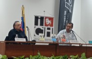 Presentan autobiografía de Hugo Chávez