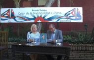 <em>Hay que creer en Cuba</em>