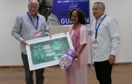 Entregan Premio Nacional de Edición a Natividad Alfaro Pena