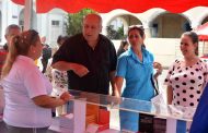Visita Ministro de Cultura de Cuba espacios de la Feria del Libro en Cienfuegos