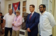 Alex Pausides: Primer poeta cubano que recibe el Premio «Mundus Artium»