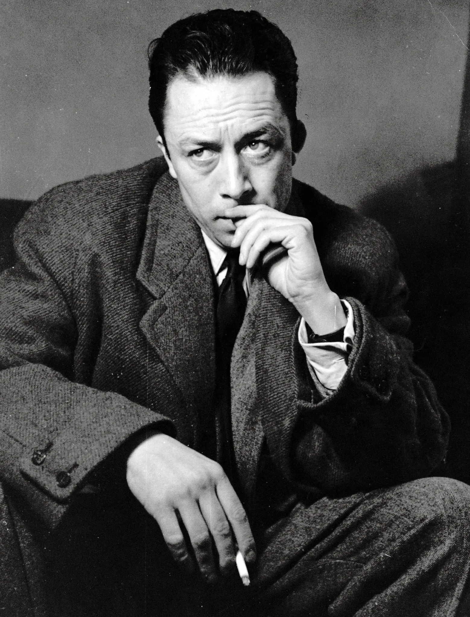 Albert Camus: «Consiste en impedir que el mundo se deshaga»