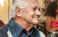 Manzano o el hombre que sale de la palabra