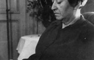 Gabriela Mistral: «para escribir un verso hay que ser demasiado humano»