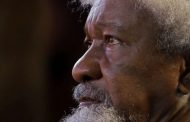 «Mi escritura y mi política han coincidido», una conversación con Wole Soyinka, Premio Nobel de Literatura