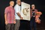 Virgilio López Lemus, con el Premio Nacional de Literatura